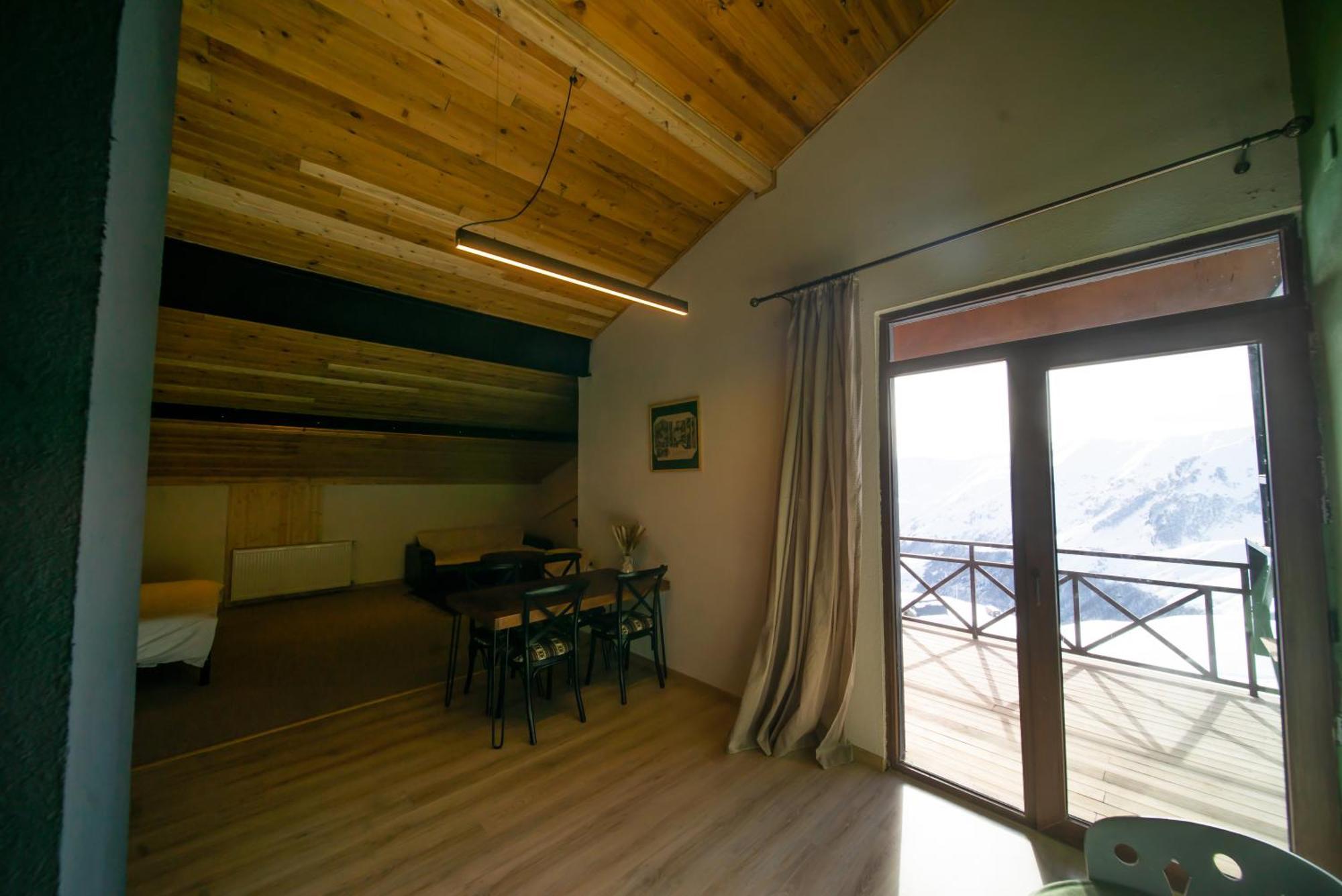 Chalet Papa Basili 구다우리 외부 사진