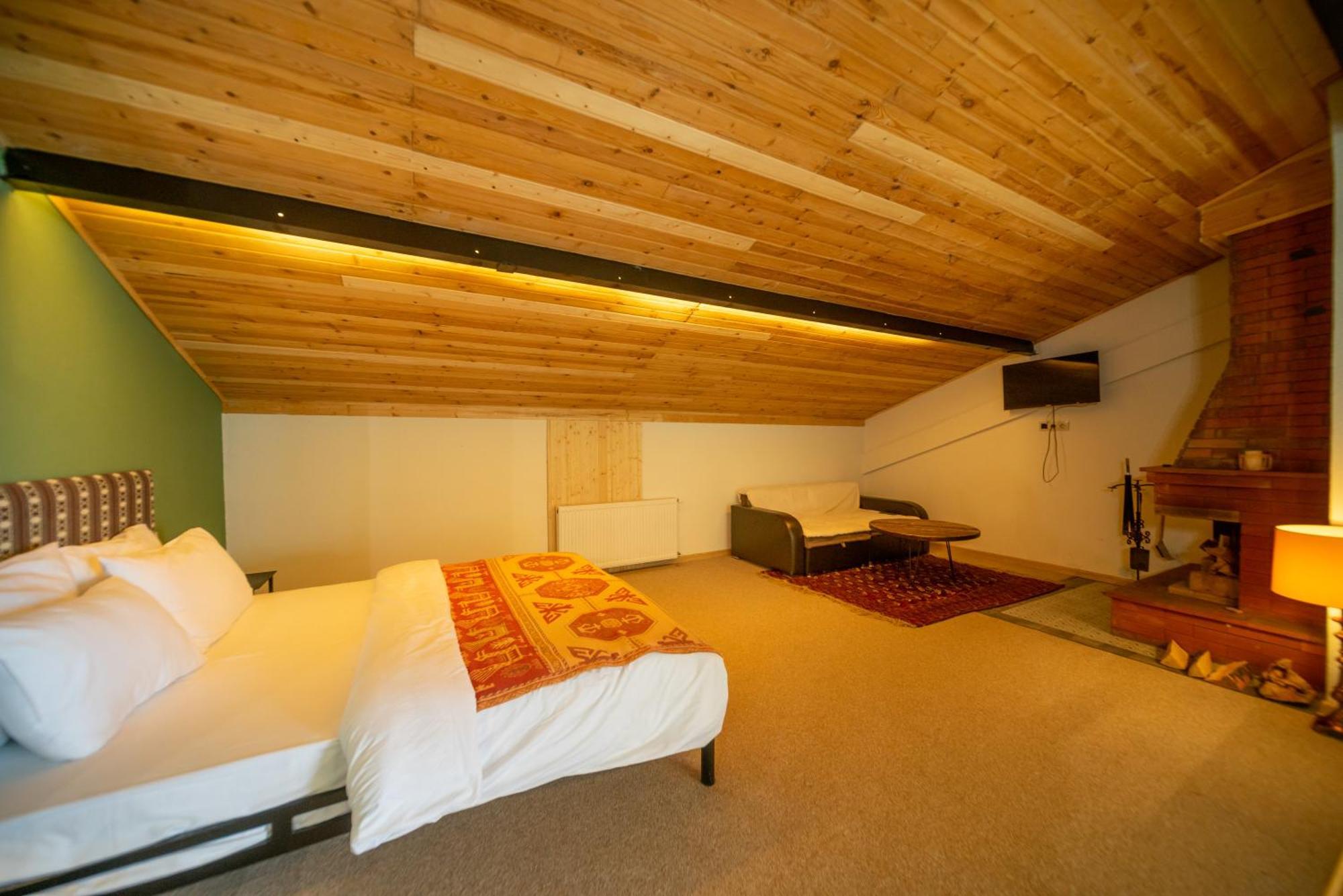 Chalet Papa Basili 구다우리 외부 사진